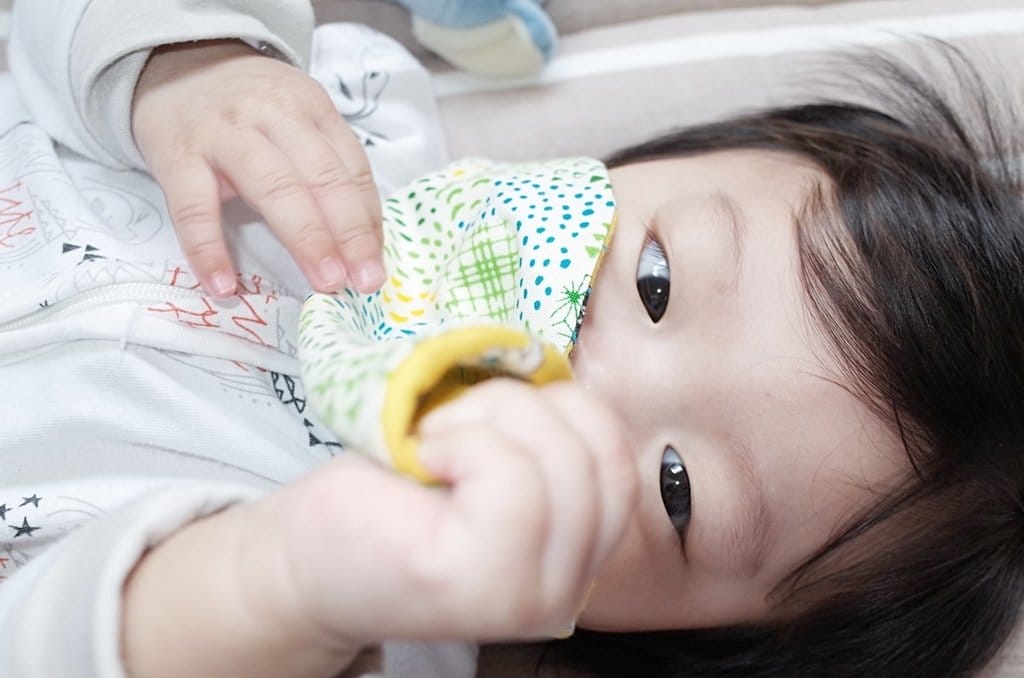 【育兒分享】5M+17D Q波手作收涎禮物，媽咪手工口水巾甜蜜育兒好物推薦