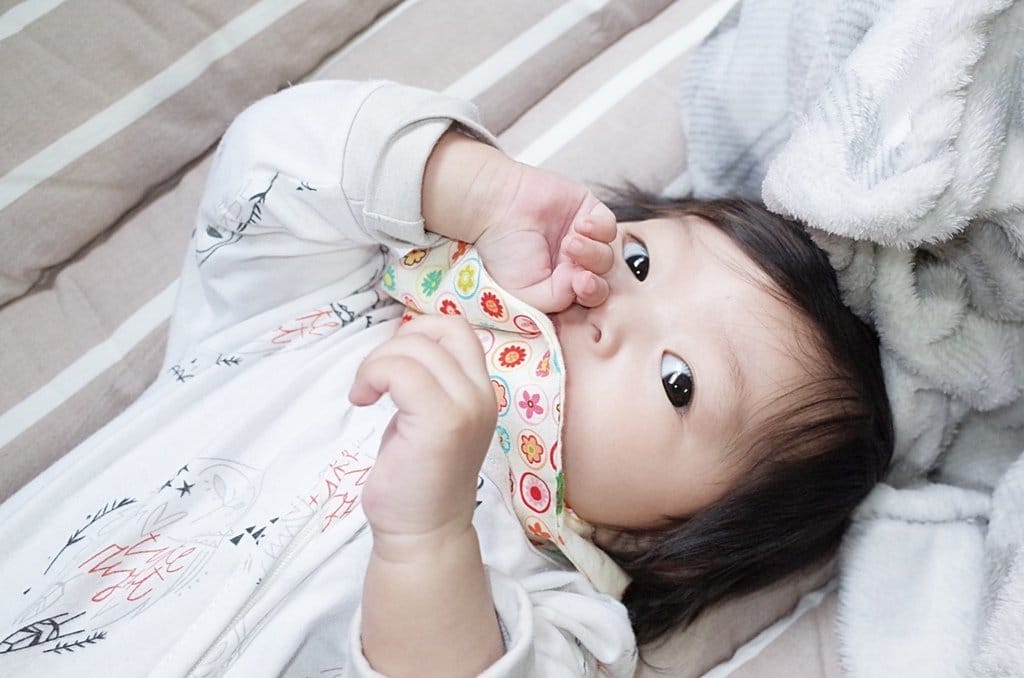 【育兒分享】5M+17D Q波手作收涎禮物，媽咪手工口水巾甜蜜育兒好物推薦