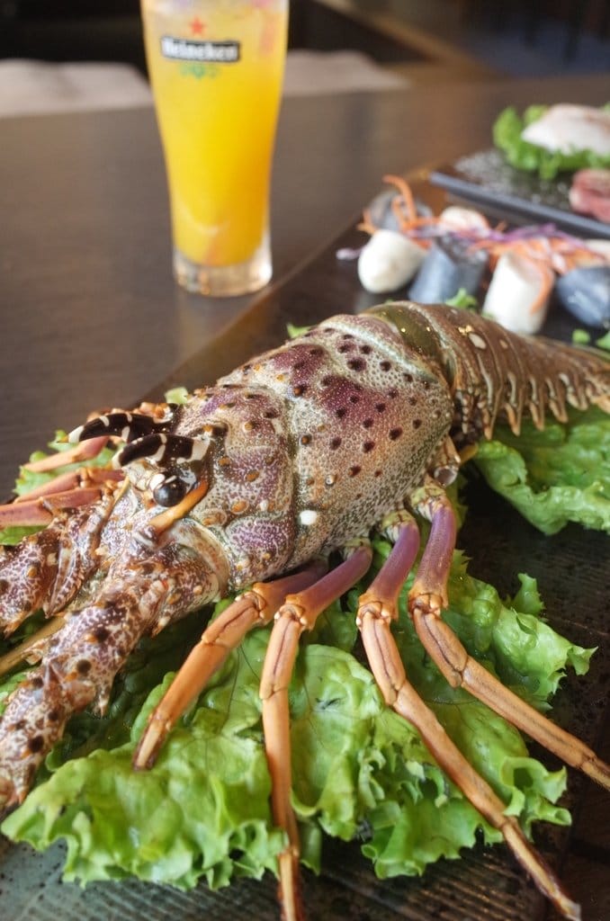 【好食分享】新竹忠孝 極賀燒肉專賣Bar 烤肉免動手專人服務烤到好，下班小酌好去處