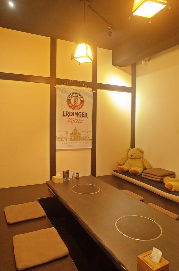 【好食分享】新竹忠孝 極賀燒肉專賣Bar 烤肉免動手專人服務烤到好，下班小酌好去處