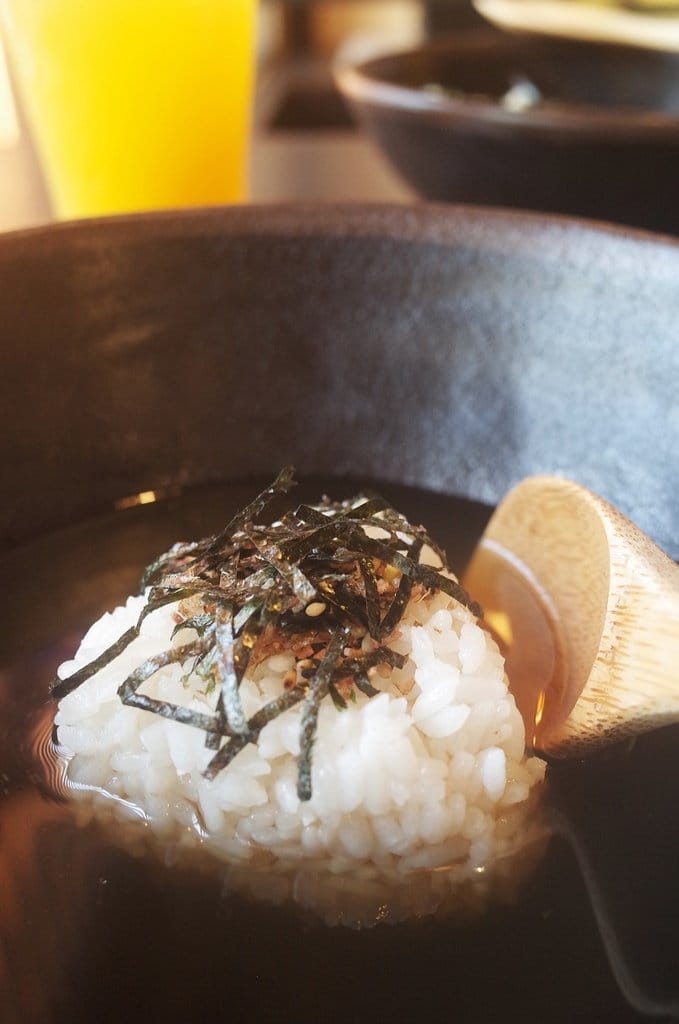 【好食分享】新竹忠孝 極賀燒肉專賣Bar 烤肉免動手專人服務烤到好，下班小酌好去處