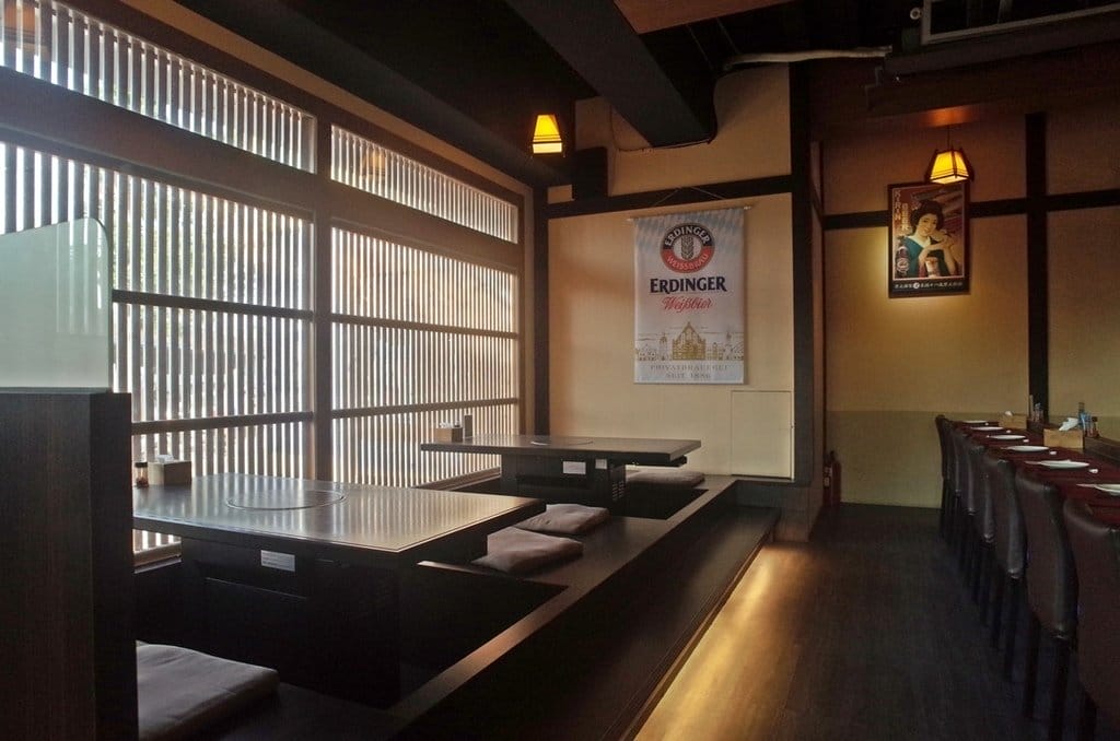 【好食分享】新竹忠孝 極賀燒肉專賣Bar 烤肉免動手專人服務烤到好，下班小酌好去處