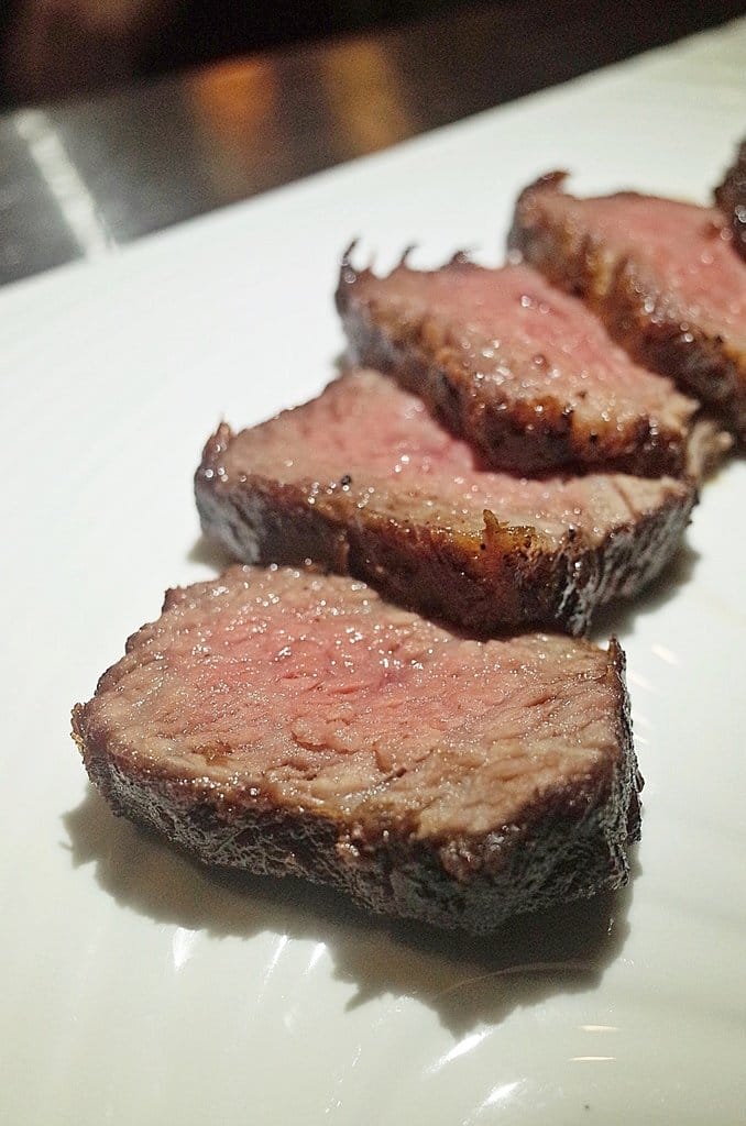 【好食分享】新竹忠孝 極賀燒肉專賣Bar 烤肉免動手專人服務烤到好，下班小酌好去處