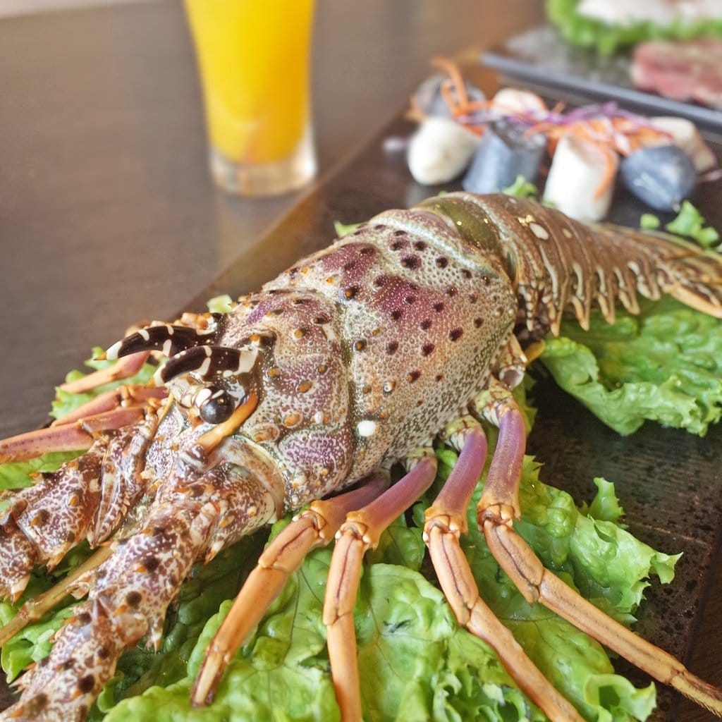 【好食分享】新竹忠孝 極賀燒肉專賣Bar 烤肉免動手專人服務烤到好，下班小酌好去處