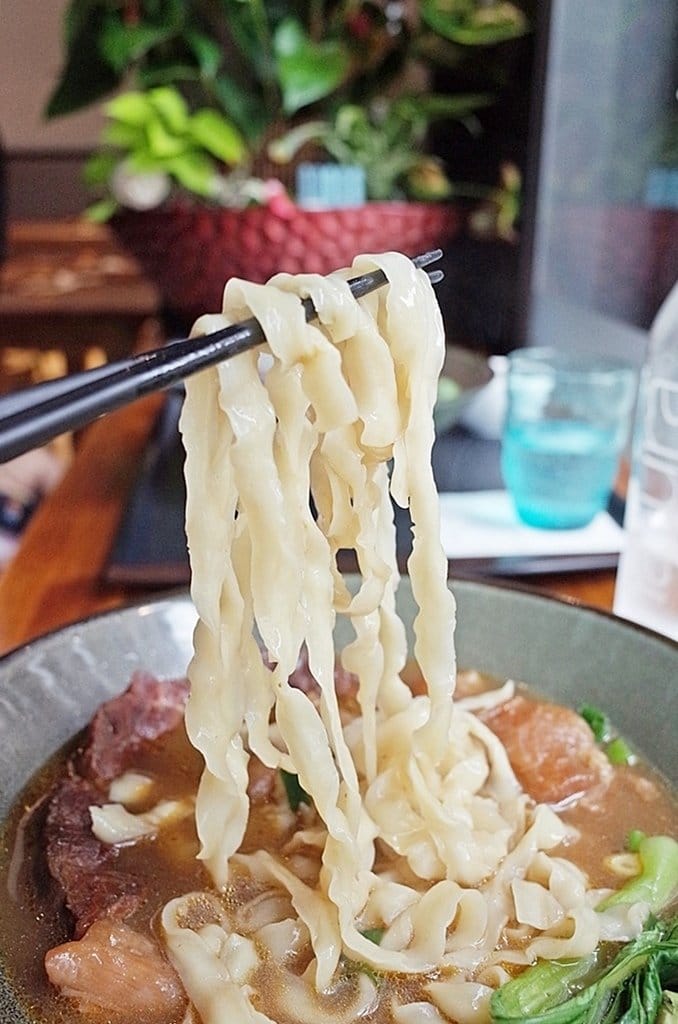 【好食分享】新竹忠孝新開幕厚醍牛肉麵,超大牛肉入口即化的牛筋,激推必吃 - 第24張圖 【好食分享】新竹忠孝新開幕厚醍牛肉麵,超大牛肉入口即化的牛筋,激推必吃
