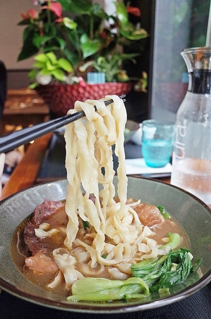 【好食分享】新竹忠孝新開幕厚醍牛肉麵,超大牛肉入口即化的牛筋,激推必吃 - 第23張圖 【好食分享】新竹忠孝新開幕厚醍牛肉麵,超大牛肉入口即化的牛筋,激推必吃