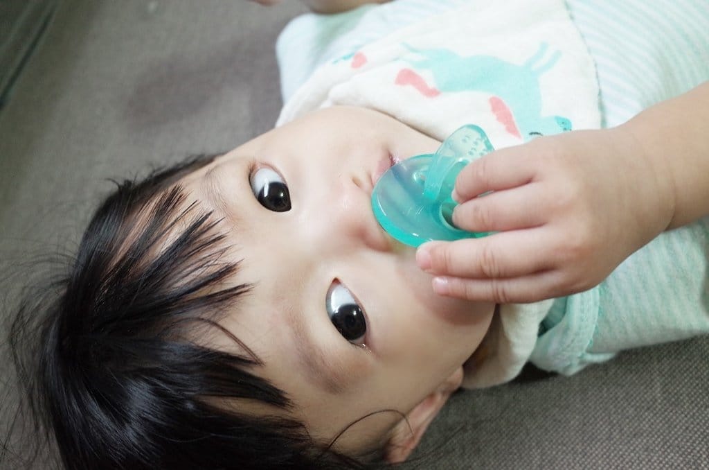 【育兒分享】媽咪寶貝最愛優生矽晶安撫奶嘴微笑新升級PLUS，結構升級通過過敏測試