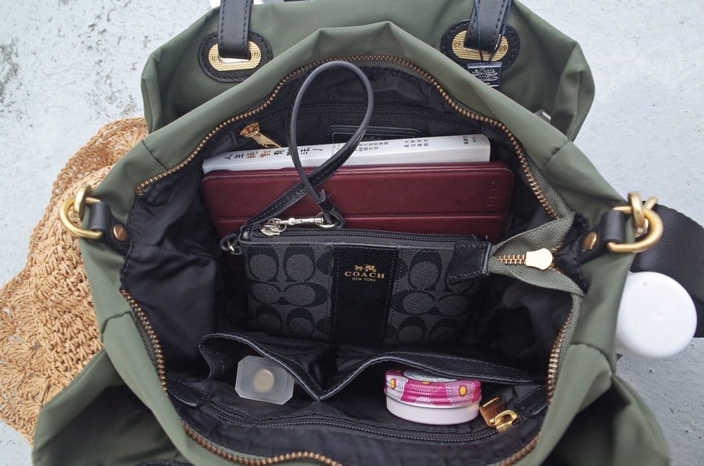 【生活分享】秘密口袋流行館 La Poche Secrete 輕盈時尚簡約尼龍配皮肩背大方包