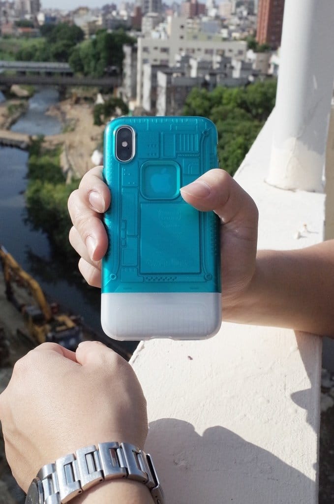 【生活分享】Spigen iPhone 十週年紀念手機殼，送給果迷老公的限量經典獨家設計款