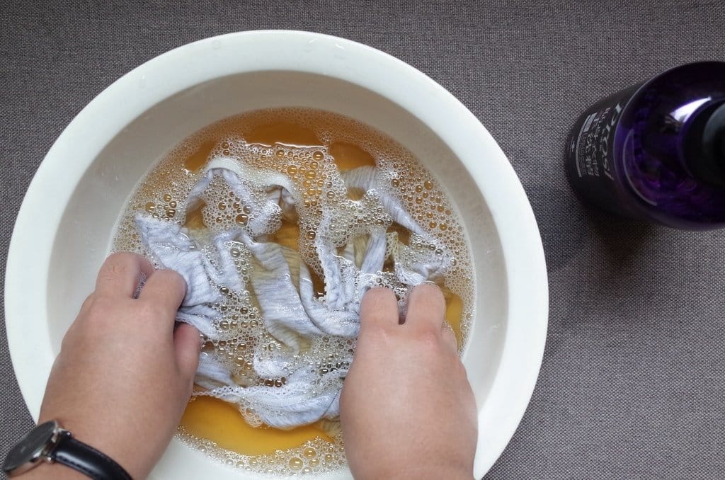 【生活分享】衣物的調香師 Prosi普洛斯貼身衣物去漬抗菌手洗精 添加經典白茶香水的潔淨好物