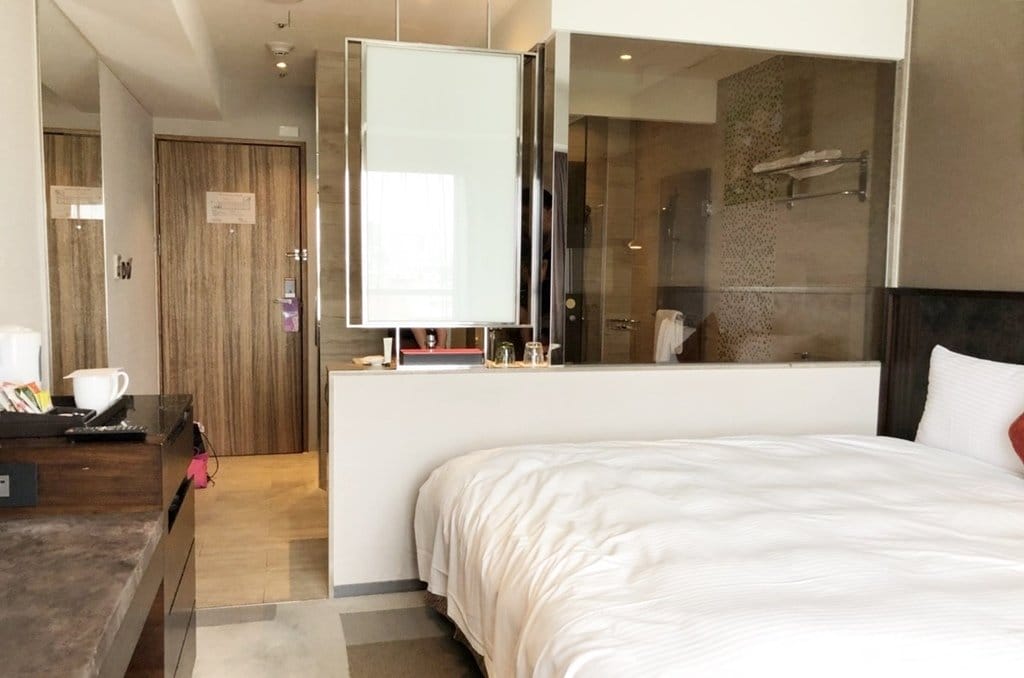 【旅遊分享】台中 ‧ 逢甲 星享道酒店 In Sky Hotel 一家三口的爸爸節之旅之小布丁泳裝美照