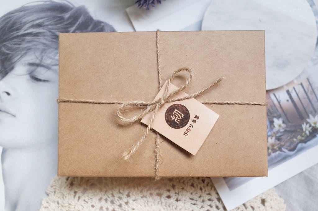 【好物分享】老公的情人節禮物，超有質感的手工皮革商務名片夾，紉 手作り 本革 打造專屬你的皮件