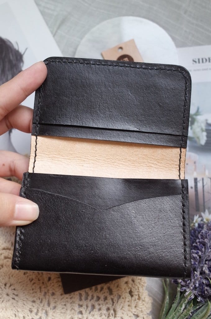 【好物分享】老公的情人節禮物，超有質感的手工皮革商務名片夾，紉 手作り 本革 打造專屬你的皮件