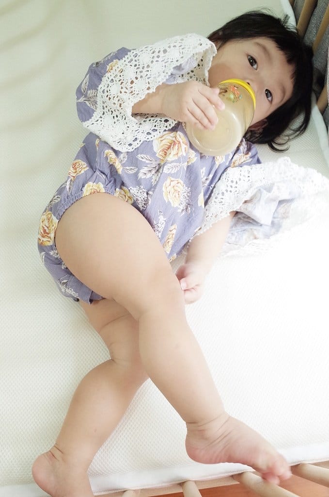 【育兒分享】讓寶寶安穩睡覺的小撇步，真心覺得選對床墊很重要，嬰兒透氣床墊 友村國際-Kumo