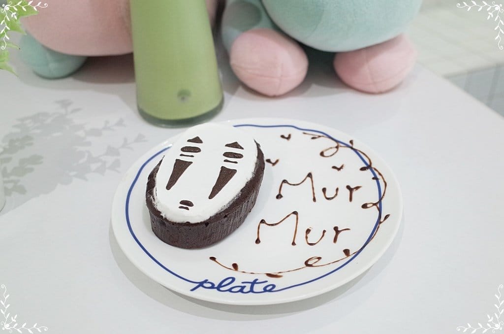 【好食分享】新竹巷弄熱門甜點，近新竹火車站游泳池咖啡店 默默 x Reviver IG打卡熱點