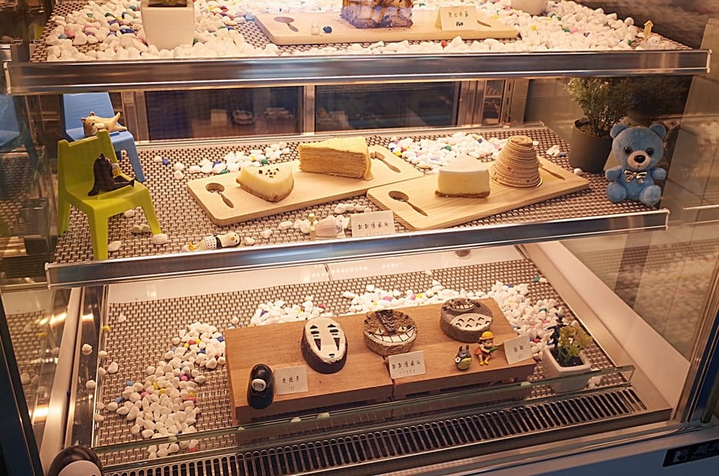 【好食分享】新竹巷弄熱門甜點，近新竹火車站游泳池咖啡店 默默 x Reviver IG打卡熱點