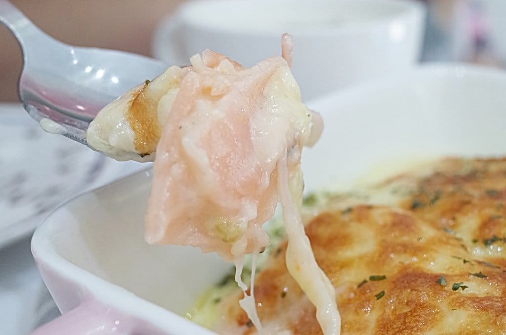 【好食分享】新竹巷弄熱門甜點，近新竹火車站游泳池咖啡店 默默 x Reviver IG打卡熱點