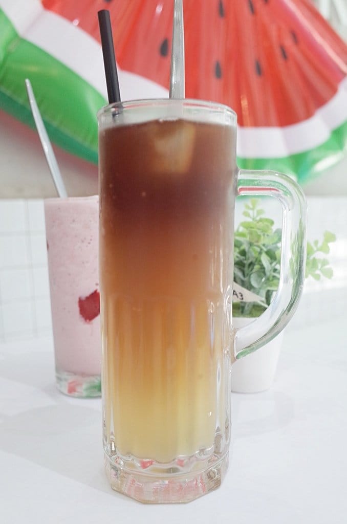 【好食分享】新竹巷弄熱門甜點，近新竹火車站游泳池咖啡店 默默 x Reviver IG打卡熱點