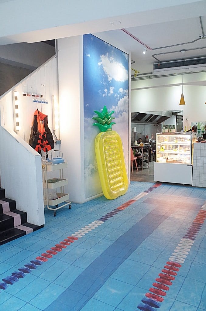 【好食分享】新竹巷弄熱門甜點，近新竹火車站游泳池咖啡店 默默 x Reviver IG打卡熱點