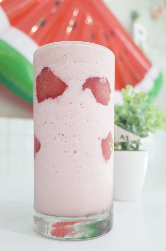 【好食分享】新竹巷弄熱門甜點，近新竹火車站游泳池咖啡店 默默 x Reviver IG打卡熱點