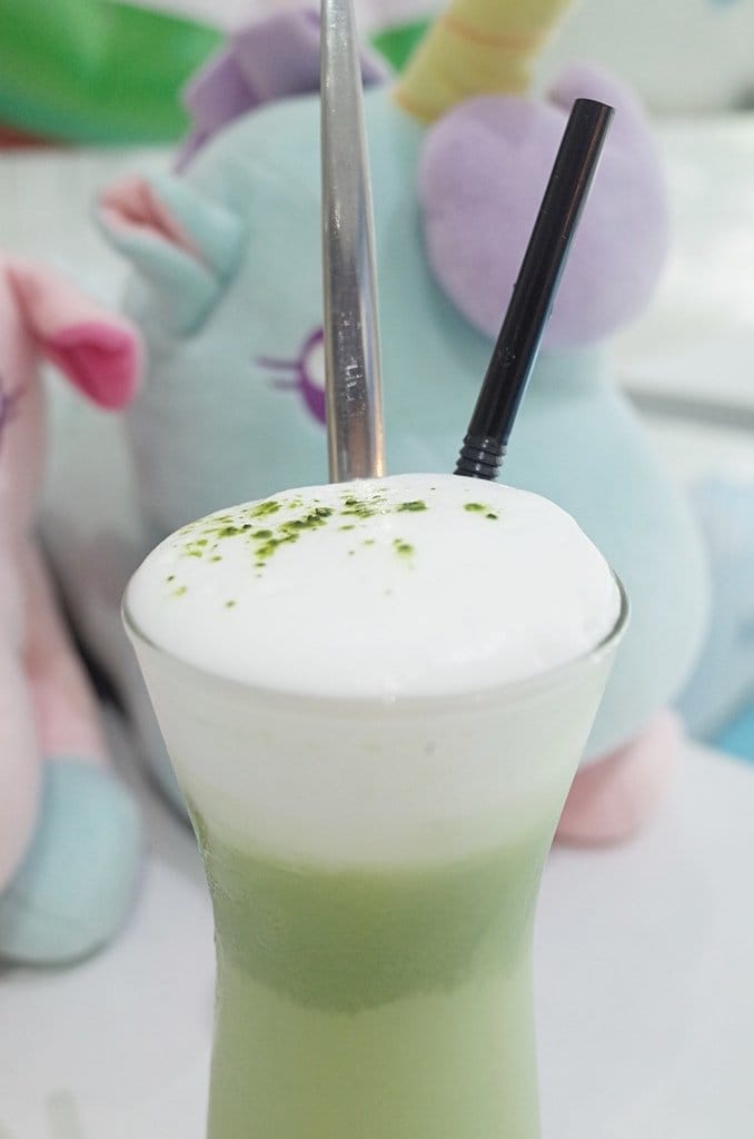 【好食分享】新竹巷弄熱門甜點，近新竹火車站游泳池咖啡店 默默 x Reviver IG打卡熱點