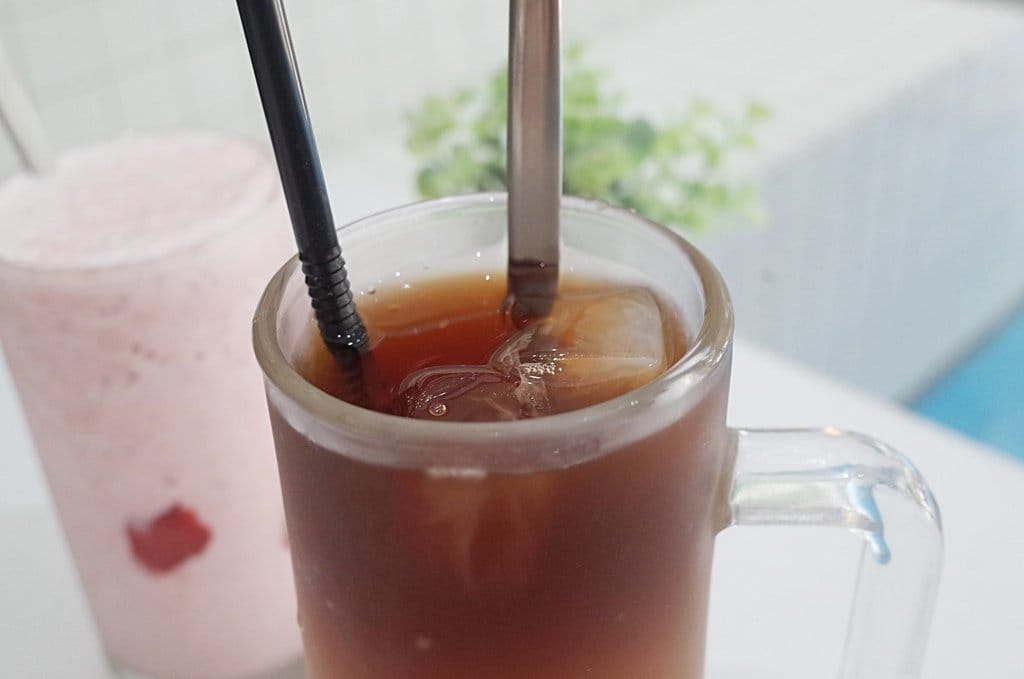 【好食分享】新竹巷弄熱門甜點，近新竹火車站游泳池咖啡店 默默 x Reviver IG打卡熱點