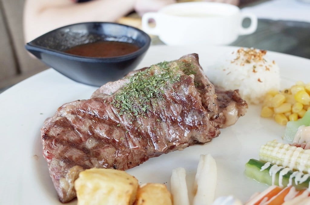 【好食分享】淡水三芝親子餐廳推薦,孩子的夢幻天堂大型室內遊樂設施、戶外大沙坑 海豚咖啡 - 第28張圖 【好食分享】淡水三芝親子餐廳推薦,孩子的夢幻天堂大型室內遊樂設施、戶外大沙坑 海豚咖啡