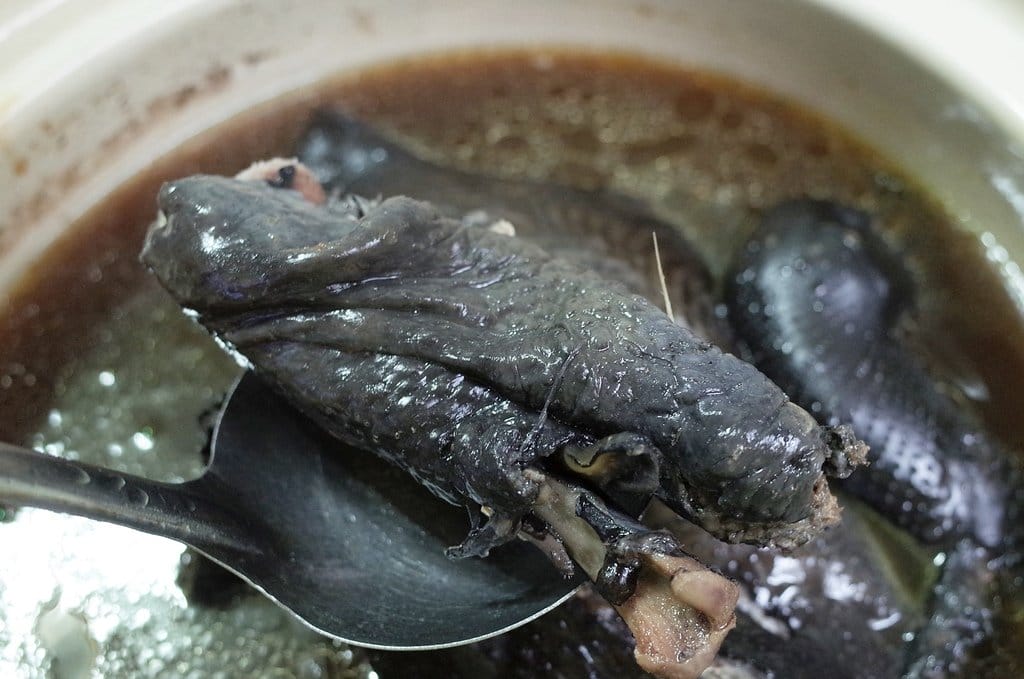 【宅配分享】年菜推薦宅鮮配，品元堂鹿茸烏骨雞，媽咪最愛方便又美味，喝一口就暖胃。