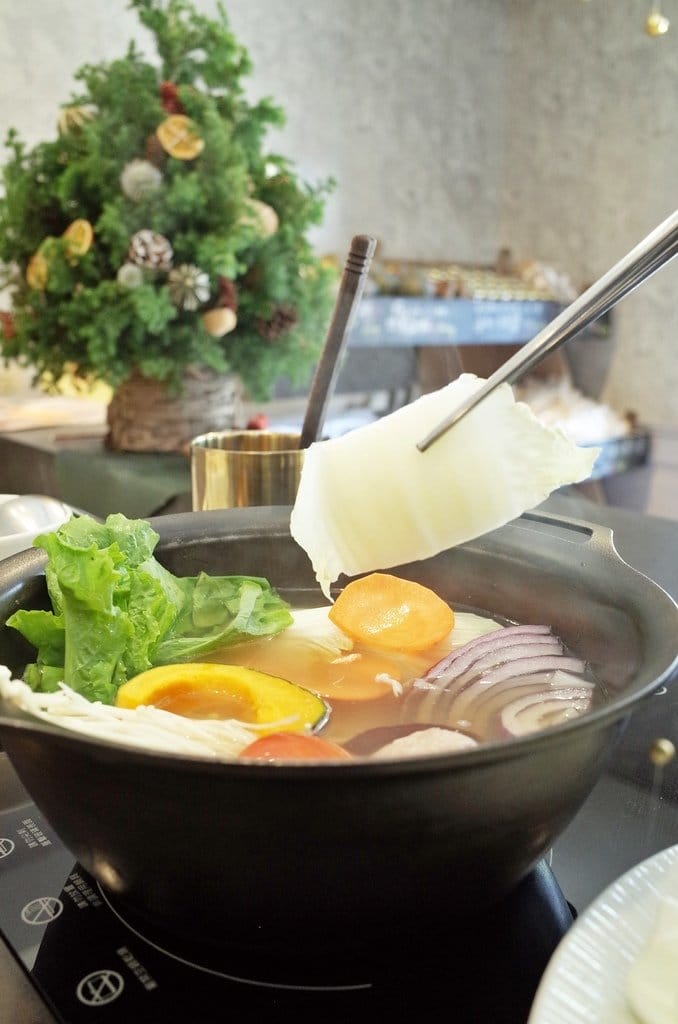 【好食分享】新竹竹北隱藏版法式風格良辰採集鍋物，天然費工鍋底/天氣冷熱呼呼喝還能喝到新鮮滋味