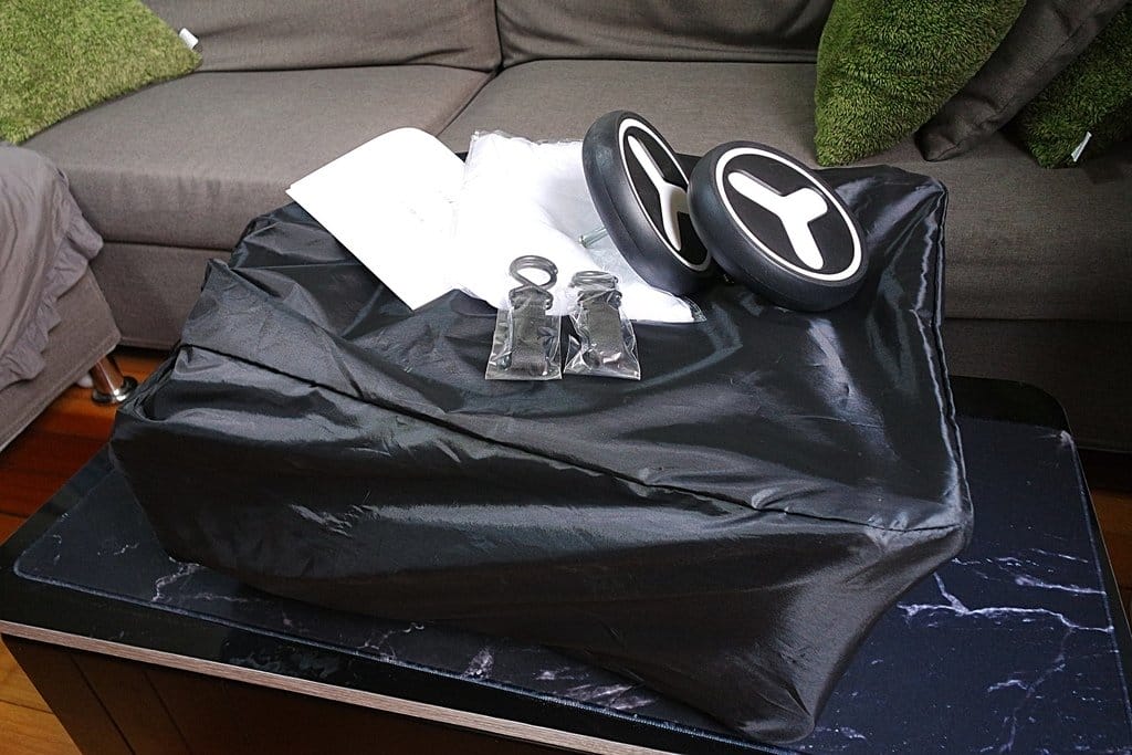 【育兒分享】baby fly 拉桿式輕便推車，摺疊式超小體積嬰兒車，出國旅遊都很方便呦