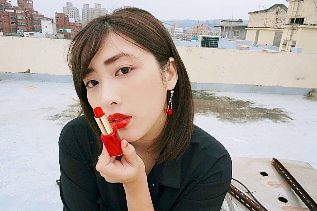 【美妝分享】ESTEE LAUDER雅詩蘭黛 特潤超導修護露鴻,唇膏色號520 紅運當頭新春限定版 - 第16張圖 【美妝分享】ESTEE LAUDER雅詩蘭黛 特潤超導修護露鴻,唇膏色號520 紅運當頭新春限定版