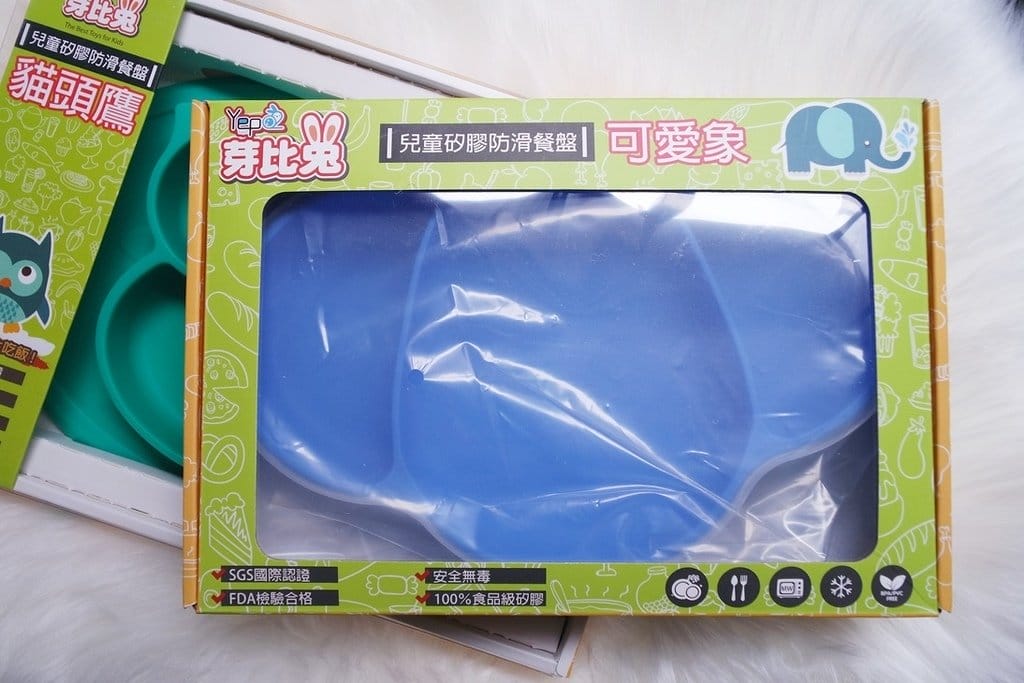 【育兒分享】小布丁的吃飯工具,芽比兔SGS國際認證,方便攜帶,可微波一體成形耐熱造型矽膠防滑餐盤