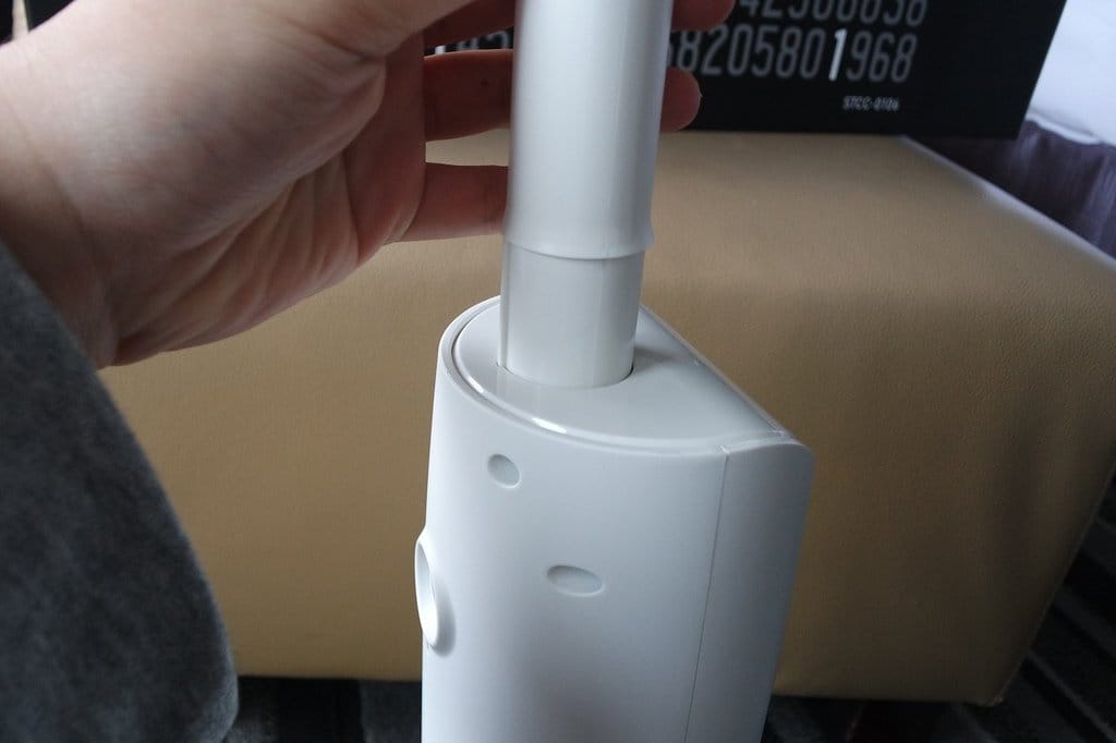 【開箱分享】媽咪最愛的白色家電簡約造型,僅1.5公斤超輕巧,ONE amadana 無線式吸塵器 - 第6張圖 【開箱分享】媽咪最愛的白色家電簡約造型,僅1.5公斤超輕巧,ONE amadana 無線式吸塵器