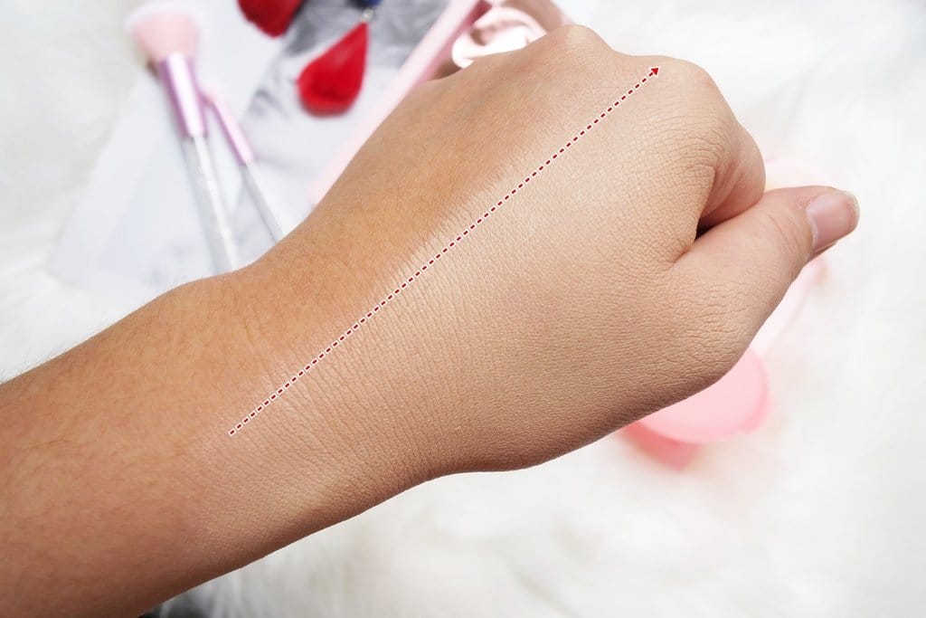 【美妝分享】打造精緻妝容,底妝很重要,PONY EFFECT 持久無瑕氣墊粉餅(粉紅梨花版)