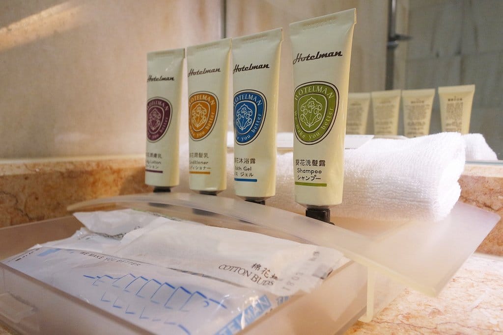 【旅遊分享】台北深坑住宿推薦,海灣假日酒店,全台唯一合法娛樂廳,交通方便近深坑老街、師大夜市、信義商圈