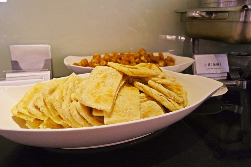 【旅遊分享】台北深坑住宿推薦,海灣假日酒店,全台唯一合法娛樂廳,交通方便近深坑老街、師大夜市、信義商圈