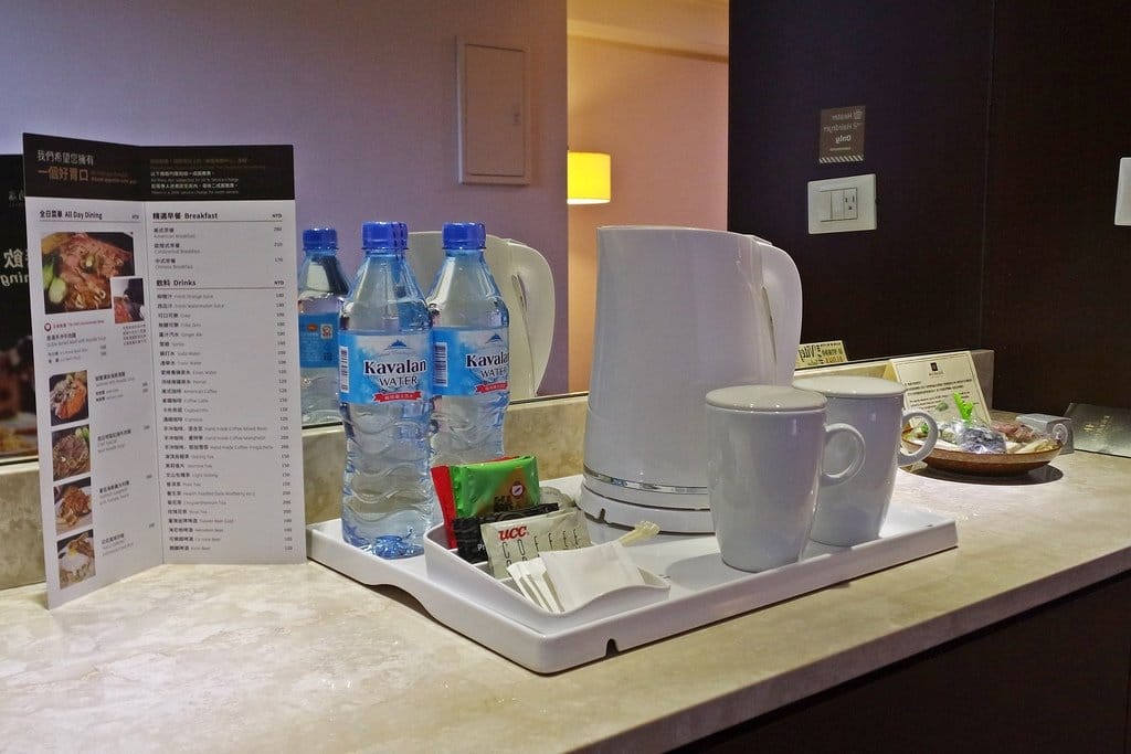 【旅遊分享】台北深坑住宿推薦,海灣假日酒店,全台唯一合法娛樂廳,交通方便近深坑老街、師大夜市、信義商圈