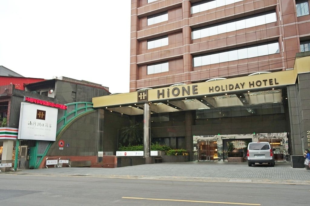 【旅遊分享】台北深坑住宿推薦,海灣假日酒店,全台唯一合法娛樂廳,交通方便近深坑老街、師大夜市、信義商圈