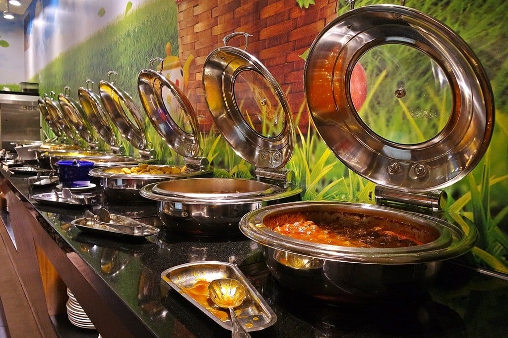 【旅遊分享】台北深坑住宿推薦,海灣假日酒店,全台唯一合法娛樂廳,交通方便近深坑老街、師大夜市、信義商圈