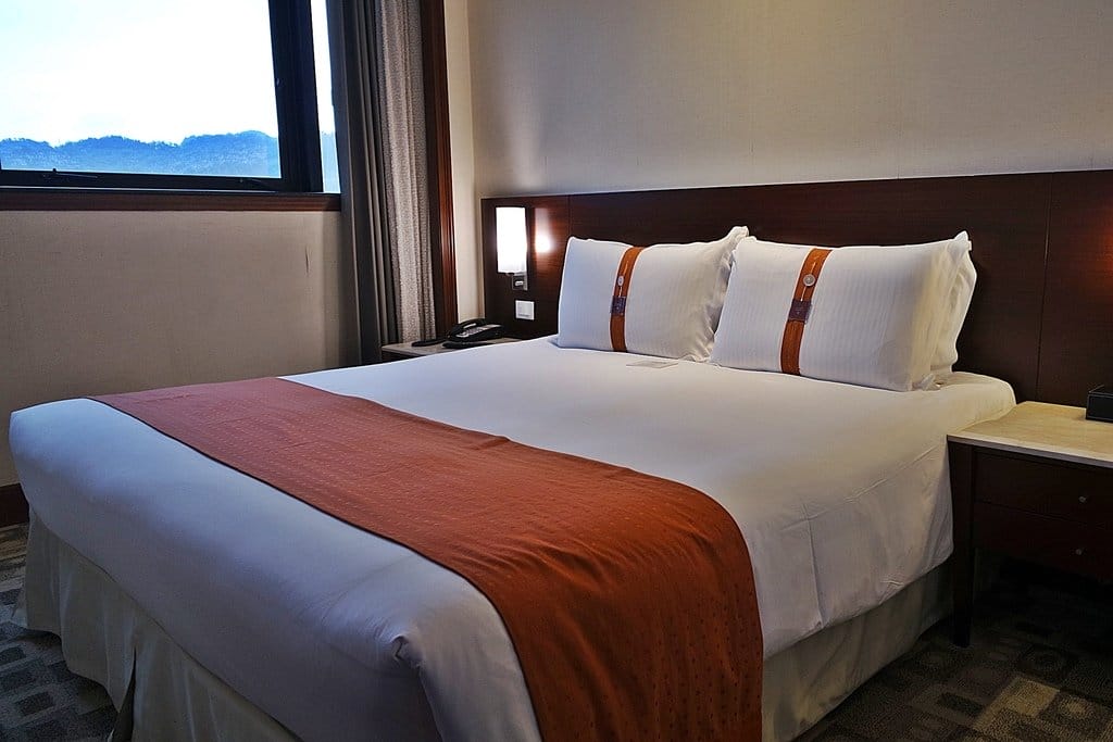 【旅遊分享】台北深坑住宿推薦,海灣假日酒店,全台唯一合法娛樂廳,交通方便近深坑老街、師大夜市、信義商圈