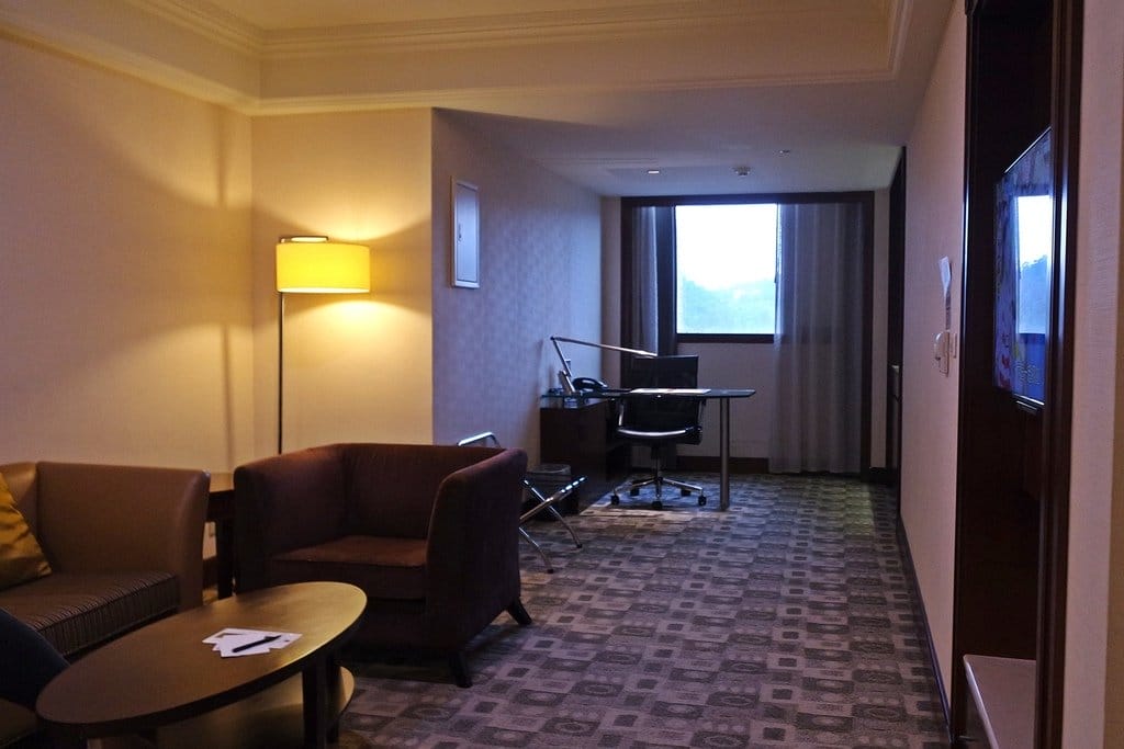 【旅遊分享】台北深坑住宿推薦,海灣假日酒店,全台唯一合法娛樂廳,交通方便近深坑老街、師大夜市、信義商圈