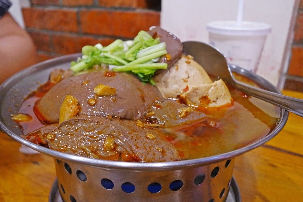 【旅遊分享】台北深坑住宿推薦,海灣假日酒店,全台唯一合法娛樂廳,交通方便近深坑老街、師大夜市、信義商圈