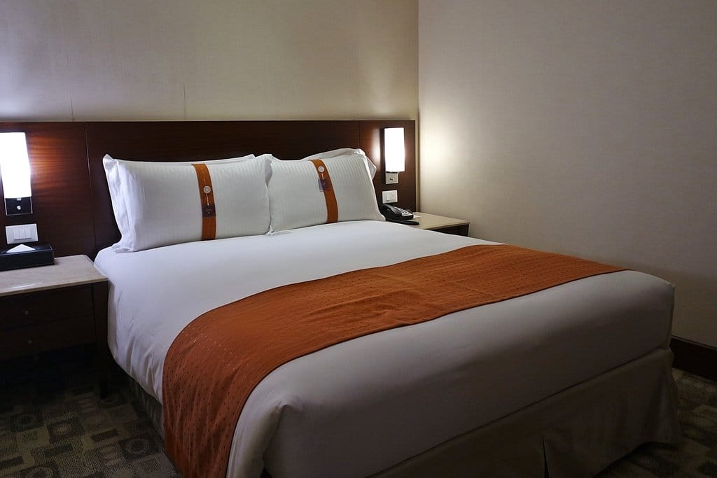 【旅遊分享】台北深坑住宿推薦,海灣假日酒店,全台唯一合法娛樂廳,交通方便近深坑老街、師大夜市、信義商圈