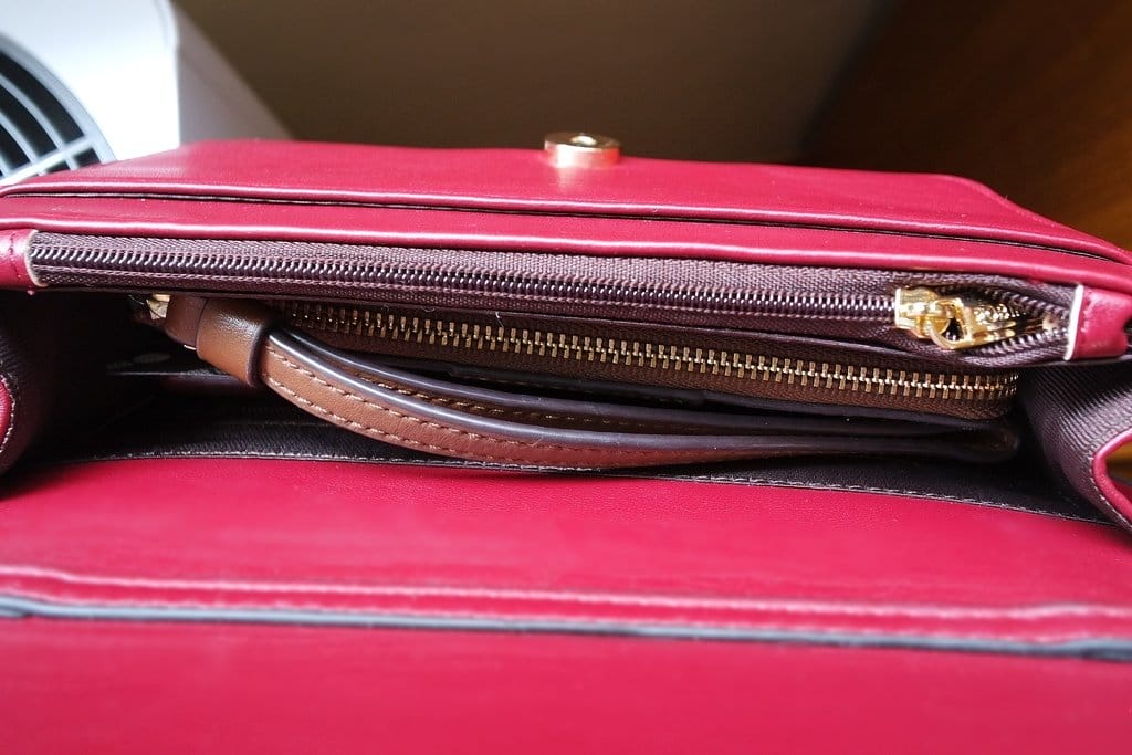 【穿搭分享】初夏購物車清單必備，愛不釋手 ROBINMAY 凱絲貝兒斜背包，兩種背帶、質感小包