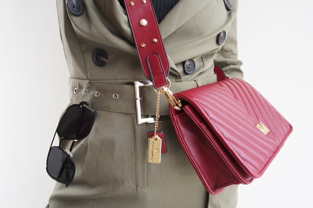 【穿搭分享】初夏購物車清單必備，愛不釋手 ROBINMAY 凱絲貝兒斜背包，兩種背帶、質感小包