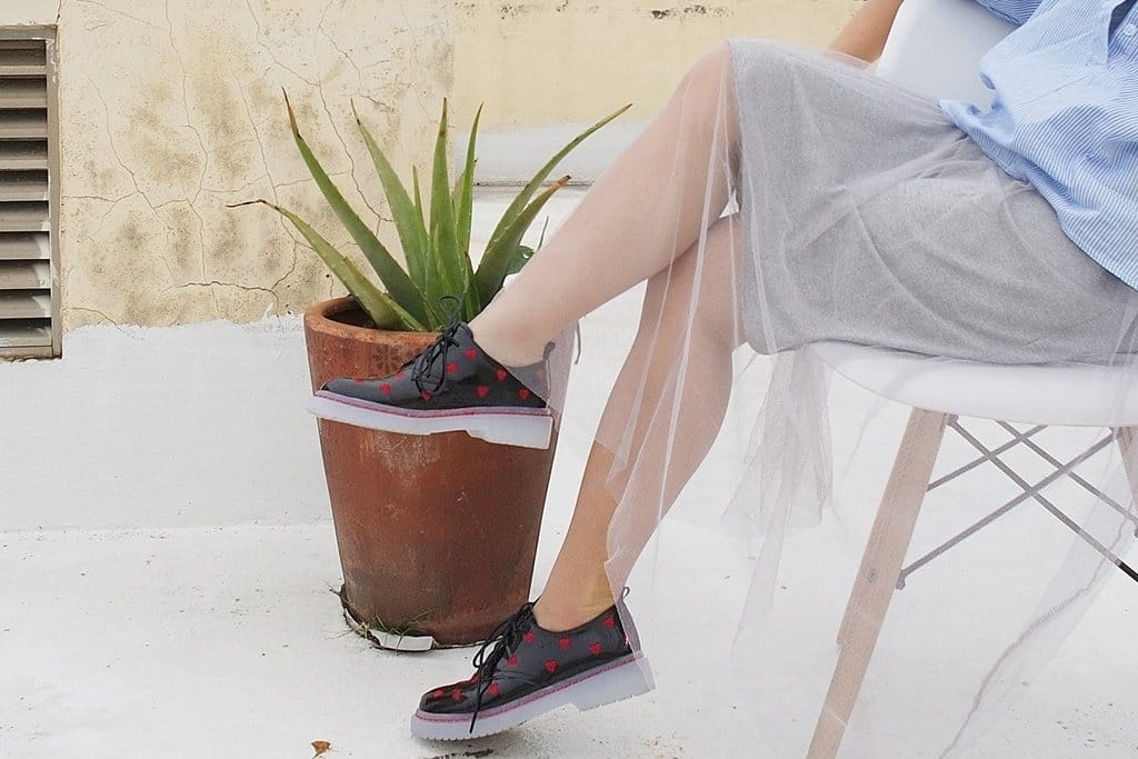 【穿搭分享】春夏新品 MISS 21 俏皮愛心電繡皺漆皮綁帶厚底鞋,百搭休閒時尚,出遊好走鞋款 - 第7張圖 【穿搭分享】春夏新品 MISS 21 俏皮愛心電繡皺漆皮綁帶厚底鞋,百搭休閒時尚,出遊好走鞋款