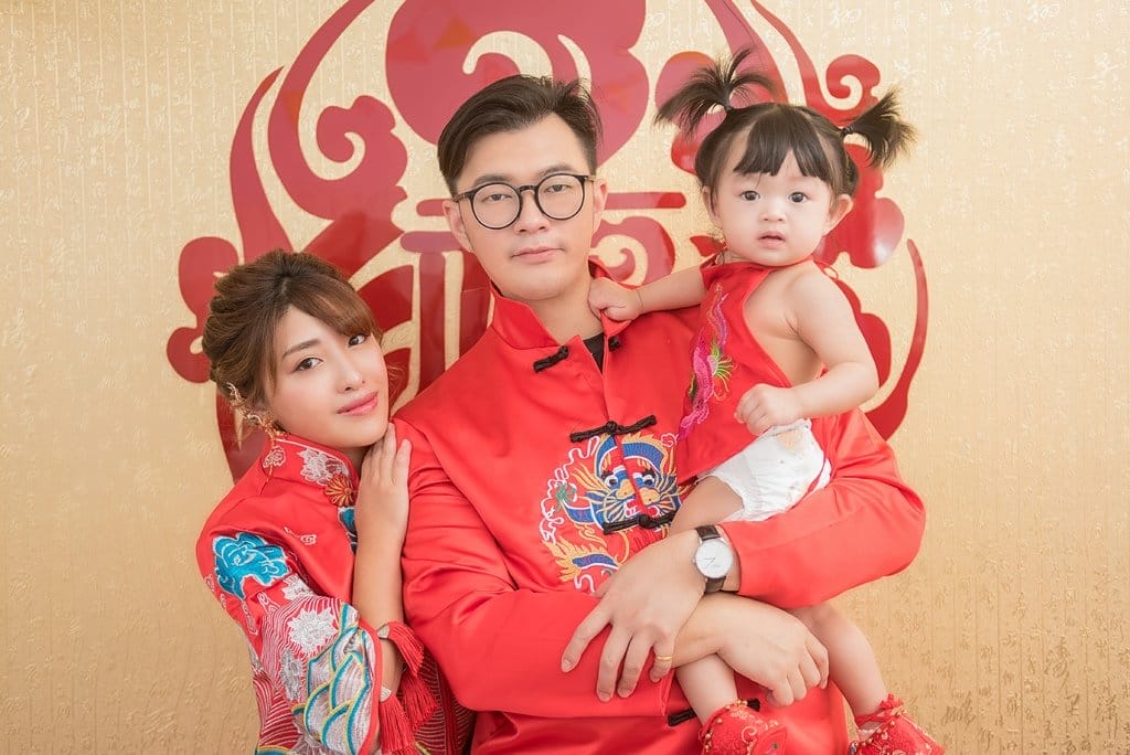 【育兒分享】台中八斗文創 小布丁的中式週年抓周全家福紀念照