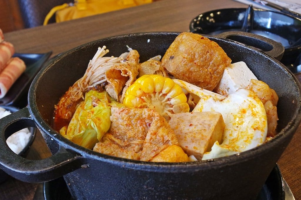 【美食分享】苗栗頭份,尚順附近精緻小火鍋推薦,份量多、手搖特調飲料,联亭泡菜鍋,附設停車場