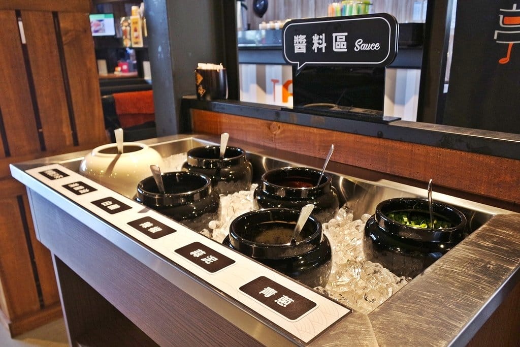 【美食分享】苗栗頭份,尚順附近精緻小火鍋推薦,份量多、手搖特調飲料,联亭泡菜鍋,附設停車場