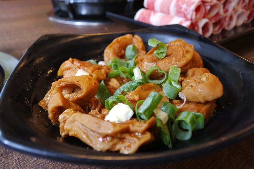 【美食分享】苗栗頭份,尚順附近精緻小火鍋推薦,份量多、手搖特調飲料,联亭泡菜鍋,附設停車場